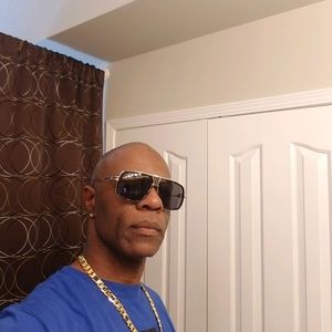 Meet your Posher, Phillip